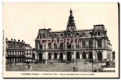 Cartes postales Poitiers L'Hotel De Ville Facade Principale sur la place d'armes