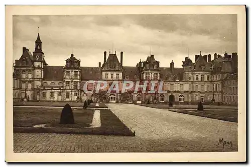 Ansichtskarte AK Palais De Fontainebleau Facade sur la cour du cheval Blanc ou cour des adieux