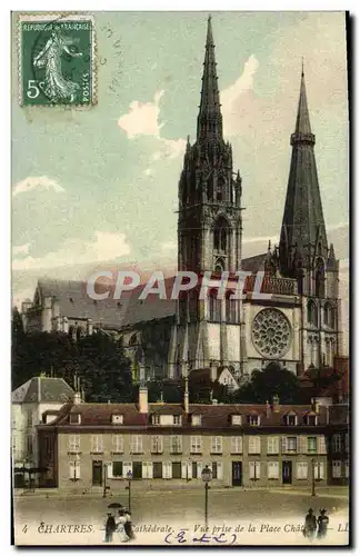 Ansichtskarte AK Chartres La Cathedrale Vue prise de la place