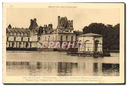 Cartes postales Palais De Fontainebleau Vue d&#39ensemble Comedie et pavillon de l&#39empereur Napoleon 1er