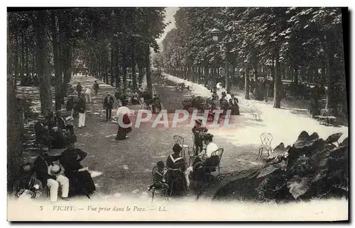 Ansichtskarte AK Vichy Vue Prise dans Le Parc