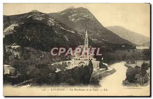 Cartes postales Lourdes La Basilique et le Gave