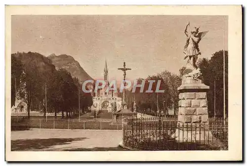 Ansichtskarte AK Lourdes Michel la Croix des Bretons et la basilique