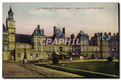 Cartes postales Palais De Fontainebleau Facade Sur La Cour Des Adieux