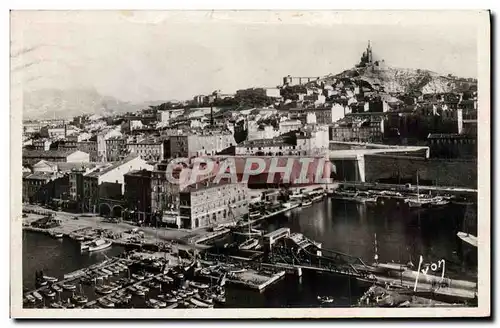 Ansichtskarte AK Marseille Le Vieux Port et ND de la Garde Bateaux