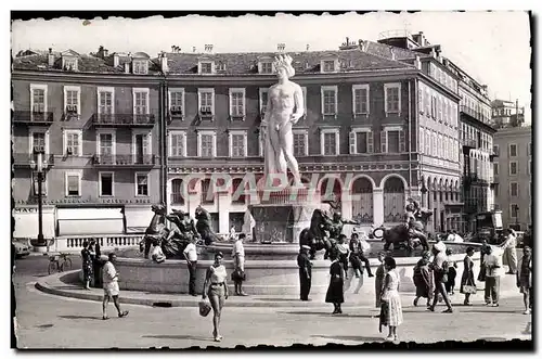 Cartes postales moderne Nice La Place Massena et la fontaine lumineuse du Dieu Soleil Janniot