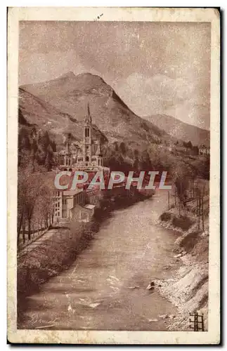 Cartes postales Lourdes La Basilique Et Le Gave