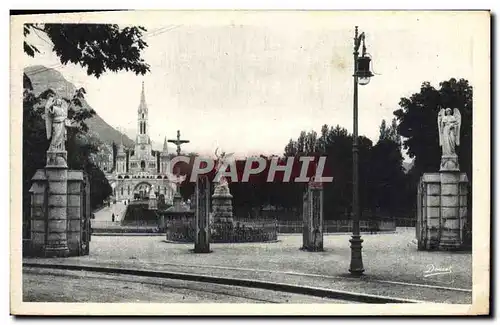 Cartes postales Lourdes Entree de l&#39esplanade