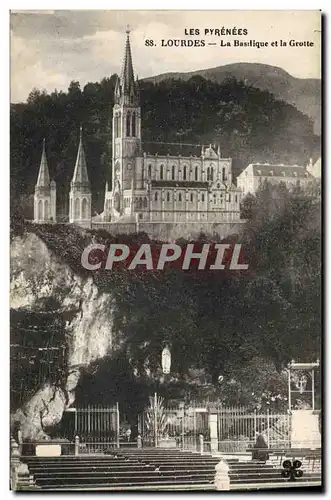 Cartes postales Lourdes La basilique et la grotte