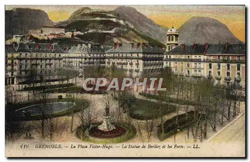 Ansichtskarte AK Grenoble La Place Victor Hugo La statue de Berlioz et les forts