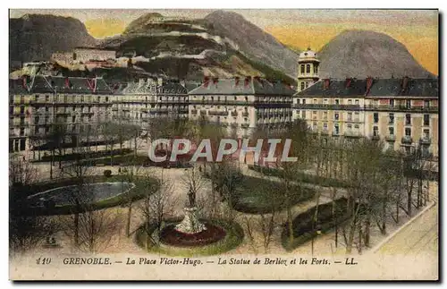 Cartes postales Grenoble La Place Victor Hugo La statue de Berlioz et les forts