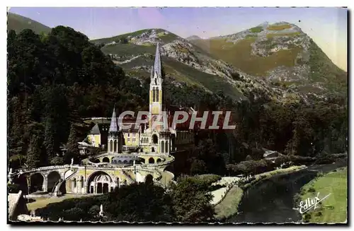 Cartes postales Lourdes La Basilique et le Gave