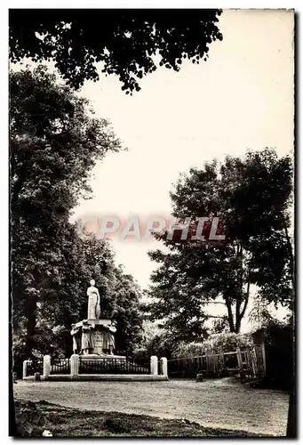 Cartes postales moderne Laigle L&#39entree Du Parc Et Le Monument Aux Morts