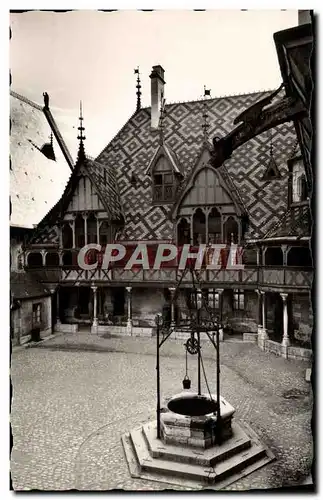 Cartes postales moderne Beaune Cour D&#39Honneur Et Le Puits