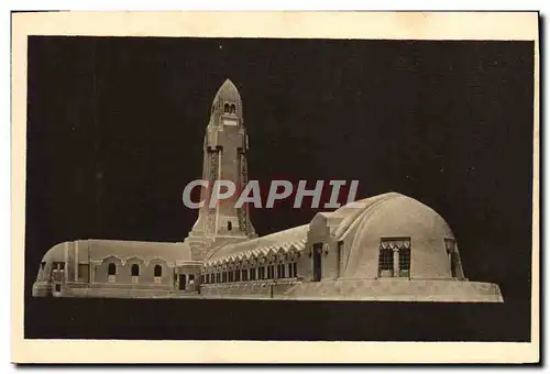 Cartes postales Ossuaire et phare de Douaumont Arriere du monument Chapelle catholique Militaria