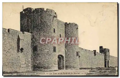 Cartes postales Remparts D&#39Aigues Mortes la tour et la porte de la marine