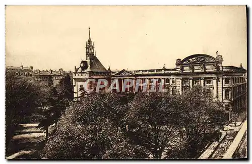 Ansichtskarte AK Pyrenees Ocean Toulouse Facade Du Capitole Donjon et square