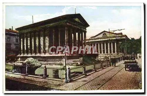 Cartes postales Nimes Le Theatre Et La Maison Carree