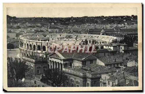 Cartes postales Nimes Les Arenes et Vue Generale