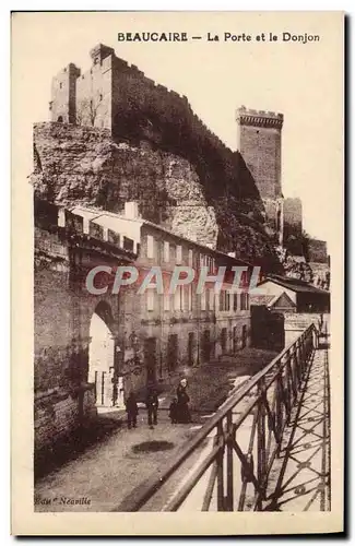 Cartes postales Beaucaire La Porte Et Le Donjon