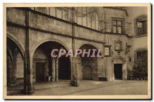 Cartes postales Riom Cour Interieure De I&#39Hotel De Ville