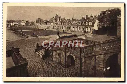 Ansichtskarte AK Chateau De Fontainebleau Aile des Ministres et cour des Adieux