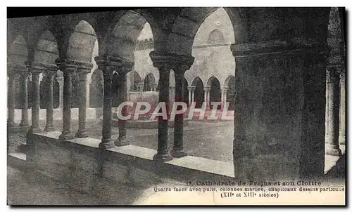 Ansichtskarte AK Cathedrale De Frejus Et Son Cloitre Quatre facesavec puits colonnes marbre chapiteaux