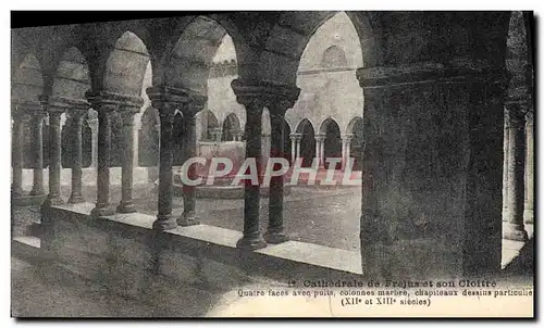 Cartes postales Cathedrale De Frejus Et Son Cloitre Quatre facesavec puits colonnes marbre chapiteaux