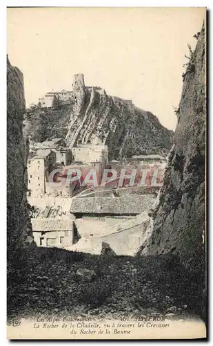 Cartes postales Sisteron Le rocher de la citadelle vu a travers les crevasses du rocher de la Baume
