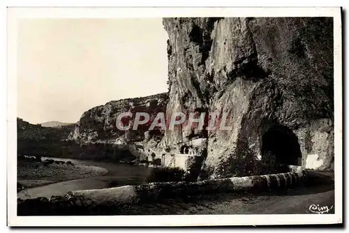 Cartes postales Vallon Route du Pont d&#39Arc Un tunnel