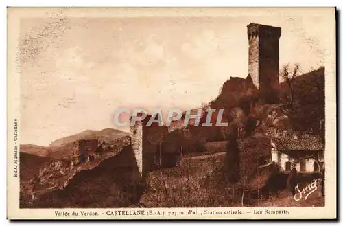 Cartes postales Vallee du Verdon Castellane Station Estivale Les Remparts