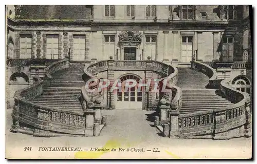 Ansichtskarte AK Palais de Fontainebleau L&#39Escalier du Fer a Cheval