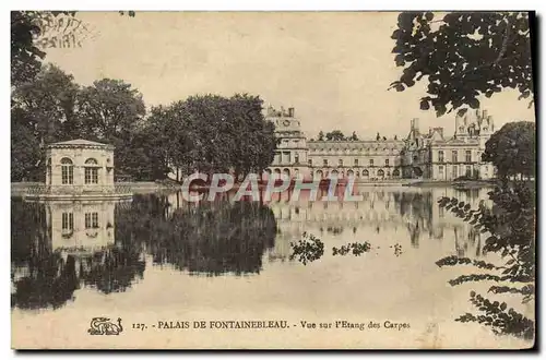 Cartes postales Palais de Fontainebleau Vue Sur L&#39Etang des carpes