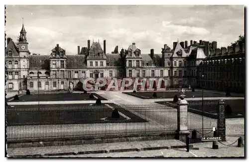 Cartes postales moderne Fontainebleau Le Palais Cours du Cheval Blanc ou des Adieux