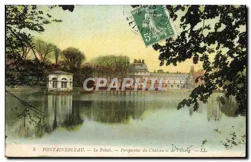 Ansichtskarte AK Fontainebleau Le Palais Perspective du chateau et de l&#39etang