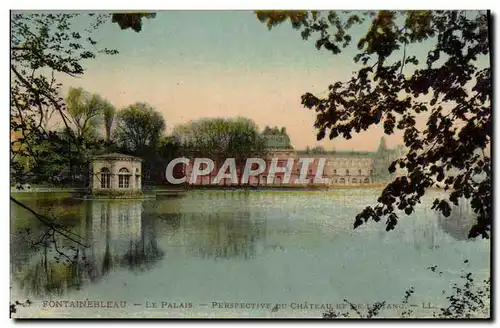 Ansichtskarte AK Fontainebleau Le Palais Perspective du chateau et de l&#39etang