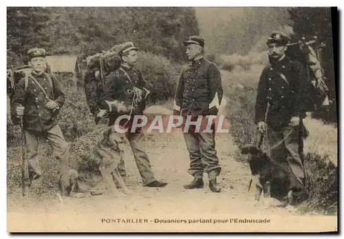 Ansichtskarte AK Douanes Douaniers partant pour l&#39embuscade Pontarlier Chien