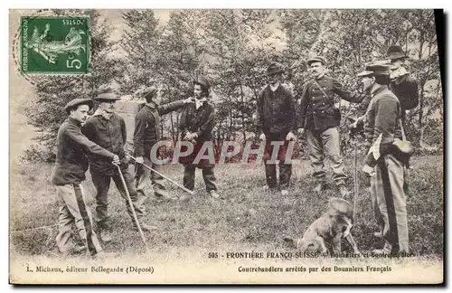 Ansichtskarte AK Douanes Douaniers Frontiere franco suisse Douaniers et contrebandiers arretes par les douaniers