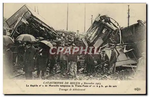 Ansichtskarte AK Train Catastrophe de Melun 4 novembre 1913 Le rapide n�2 de Marseille tamponne le Train Poste Tr