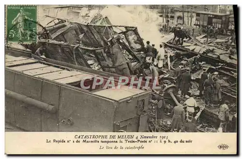 Ansichtskarte AK Train Catastrophe de Melun 4 novembre 1913 Le rapide n�2 de Marseille tamponne le Train Poste Le