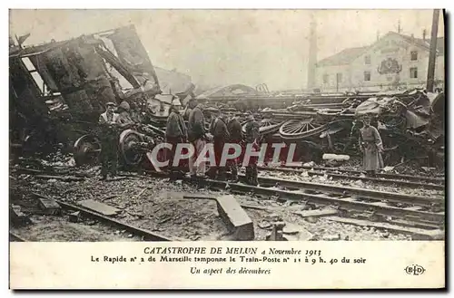 Cartes postales Train Catastrophe de Melun 4 novembre 1913 Le rapide n�2 de Marseille tamponne le Train Poste Un