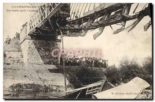 Cartes postales Train Catastrophe des Ponts de Ce Une heure apres l&#39accident