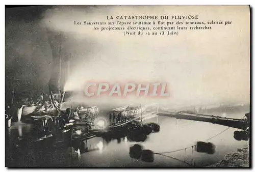 Ansichtskarte AK Bateau Catastrophe du Pluviose Les sauveteurs de l&#39epave