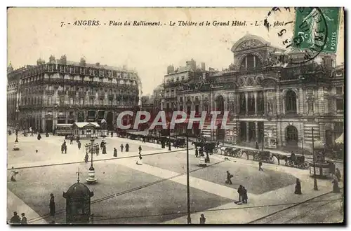 Cartes postales Angers Place du ralliement Le Theatre et le grand Hotel