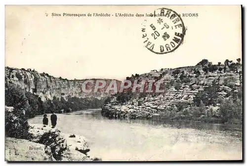 Cartes postales L&#39Ardeche dans les rochers a pic de Ruoms