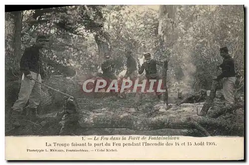 Ansichtskarte AK Sapeurs Pompiers Le feu dans la foret de Fontainebleau La troupe faisant la part du fen pendant