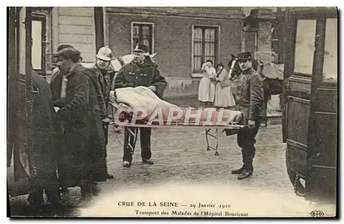 Ansichtskarte AK Sapeurs Pompiers Paris Crue de la Seine Janvier 1910 Transport des malades de l&#39hopital Bouci