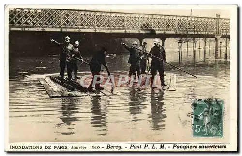 Ansichtskarte AK Sapeurs Pompiers Inondations de Paris Bercy Pont PLM Pompiers sauveteurs