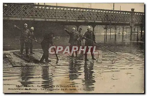 Cartes postales Sapeurs Pompiers Inondations de Janvier 1910 Boulevard de Bercy La passerelle du PLM