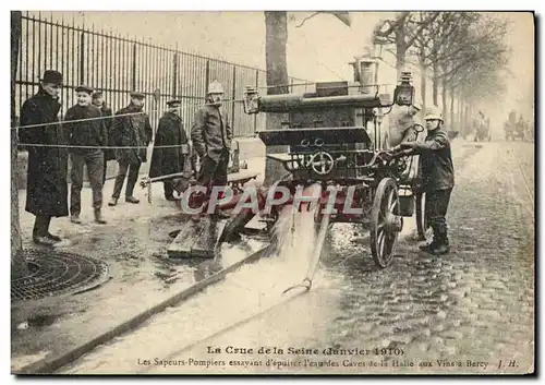 Cartes postales Sapeurs Pompiers Paris La crue de la Seine Eau des caves de la Halle aux vins a Bercy